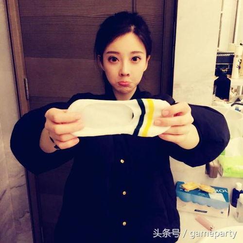 女主播厕所出来,女主播的意外邂逅